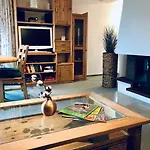 Grosse - Kamin - Balkon - Boxspringbett - Skiwiese *