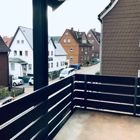 Grosse - Kamin - Balkon - Boxspringbett - Skiwiese Lägenhet *